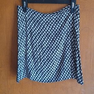 Vintage black-and-white floral pattern skirt